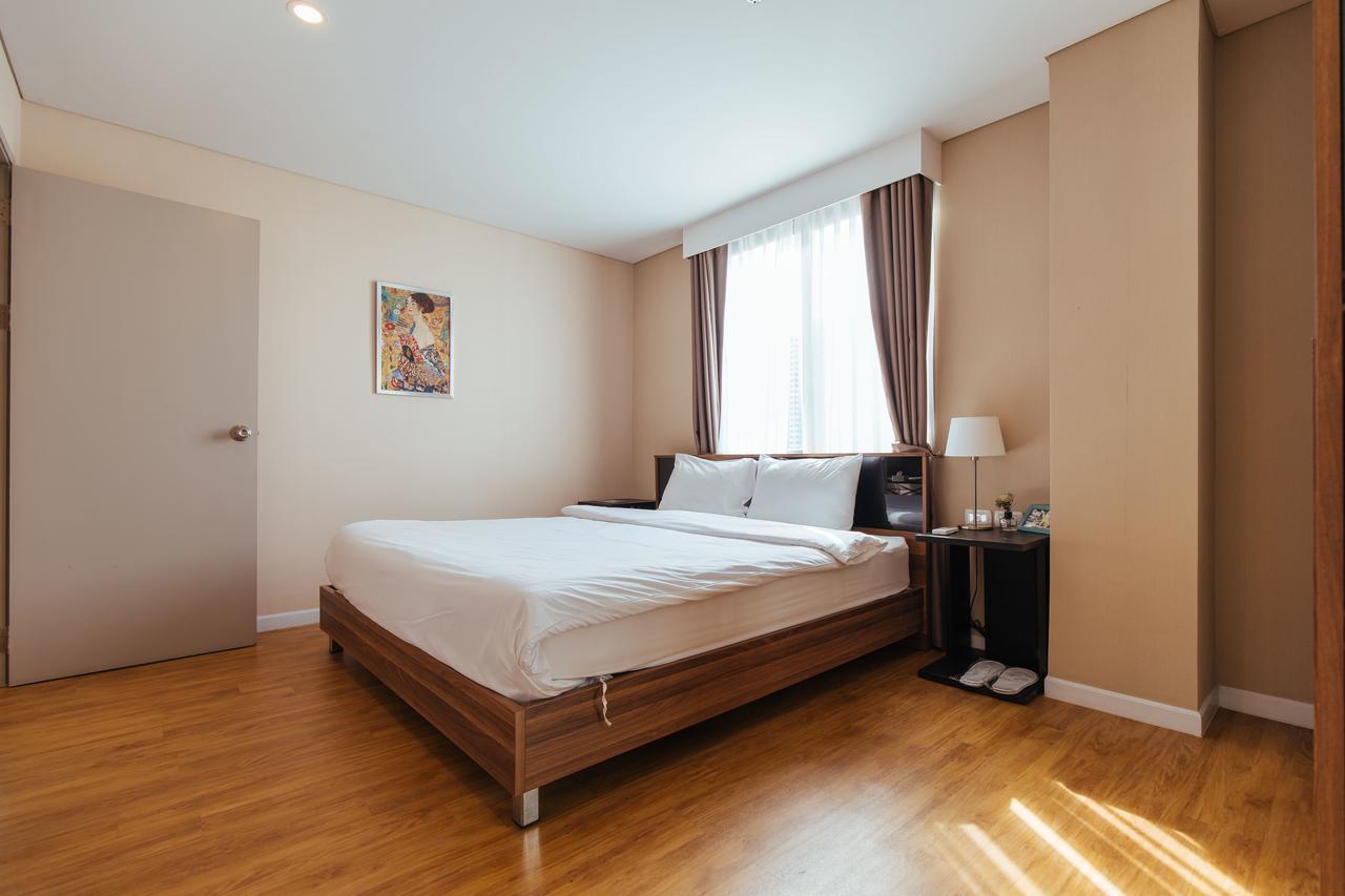 Roomme Hospitality Nang Linchee Branch Bangkok Eksteriør bilde